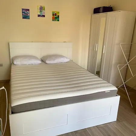 Burgas, Sarafovo 2 Bedrooms And Living ブルガス