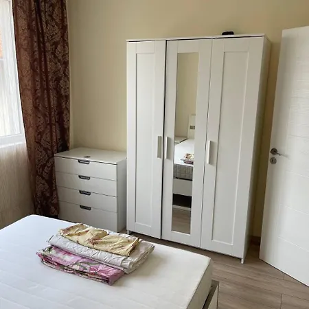 Burgas, Sarafovo 2 Bedrooms And Living